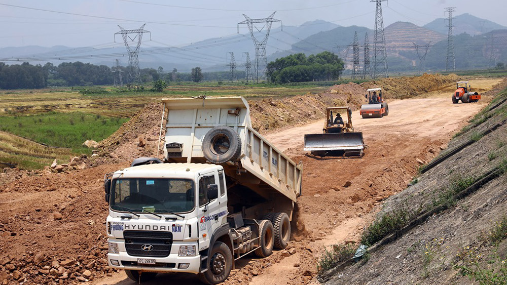 Bộ Giao thông vận tải sẽ có giải pháp mạnh đối với các nhà thầu chậm tiến độ.