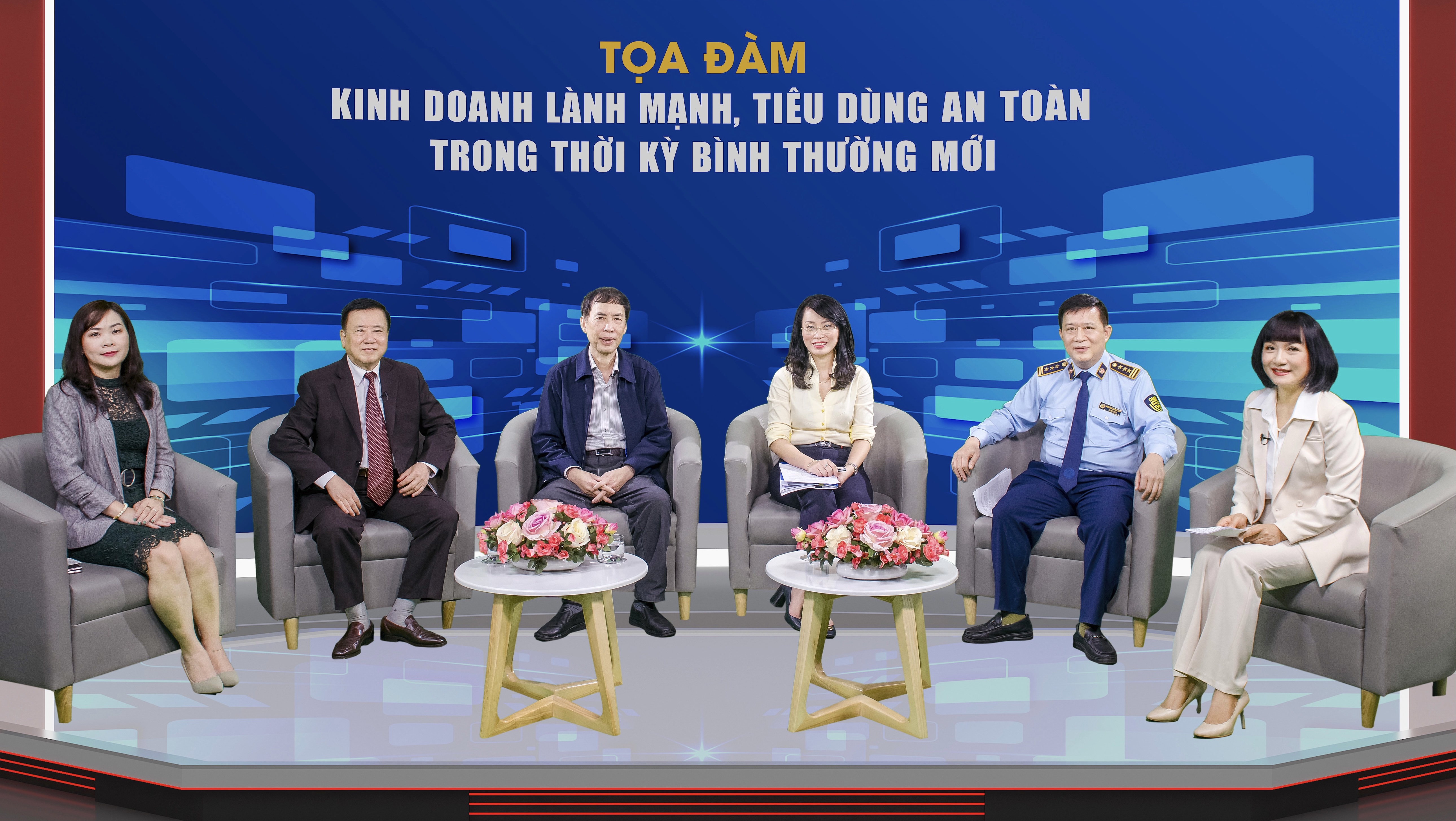 C&aacute;c diễn giả tại tọa đ&agrave;m.
