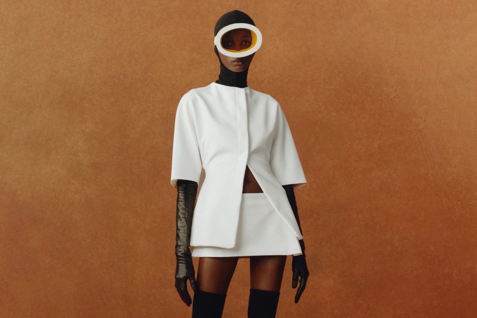 Một v&agrave;i thiết kế của&nbsp;Maximilian Davis trong BST Xu&acirc;n - H&egrave; 2021. Đ&acirc;y cũng l&agrave; BST c&aacute; nh&acirc;n đầu ti&ecirc;n anh cho ra mắt cho đến nay.