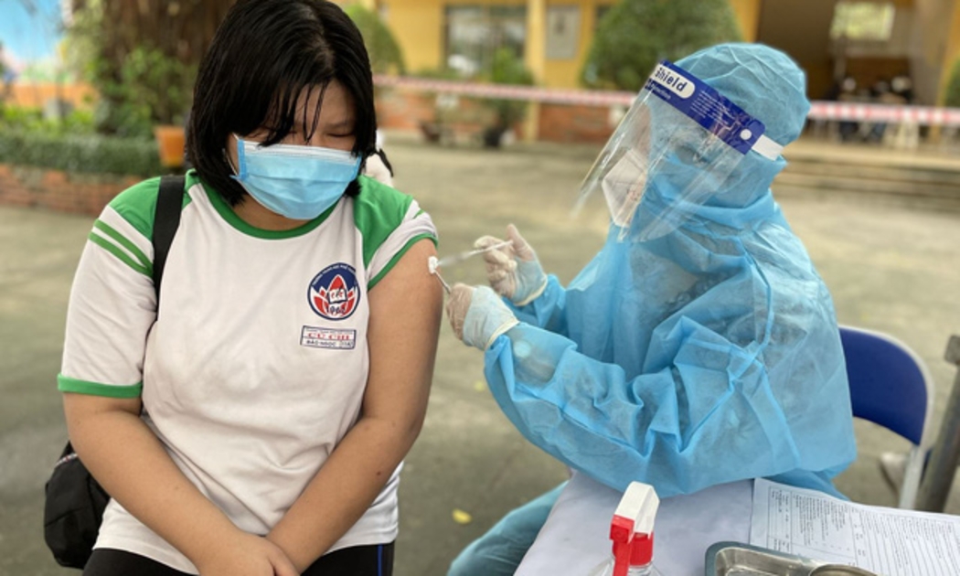 Tại Việt Nam trẻ từ 5-11 tuổi đang được Bộ Y tế tích cực chuẩn bị tiêm vaccine phòng Covid-19 - Ảnh: sưu tầm