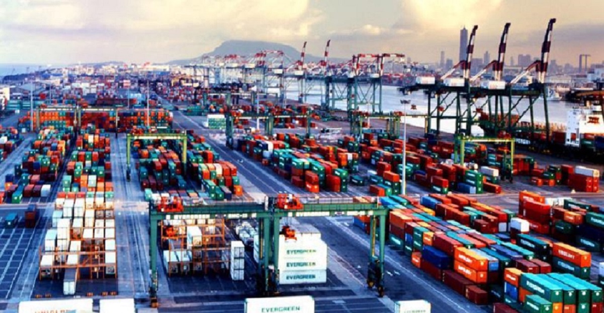 Trong 2 tháng đầu năm 2022, Việt Nam nhập siêu 581 triệu USD.