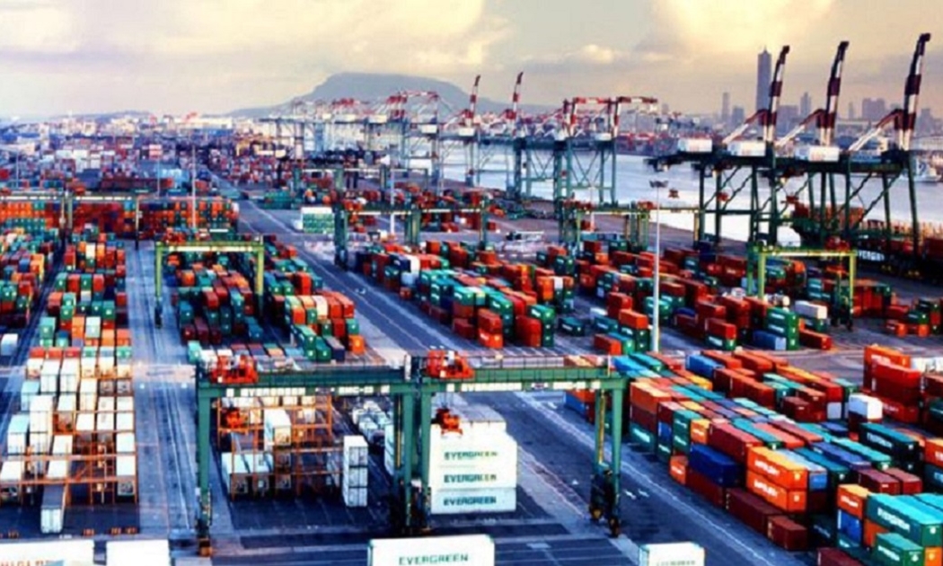 Trong 2 tháng đầu năm 2022, Việt Nam nhập siêu 581 triệu USD.