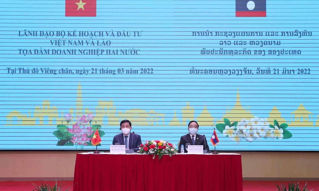 Tọa đàm doanh nghiệp Việt Nam – Lào ngày 21/3 nhằm thúc đẩy triển khai thực hiện các án đầu tư quy mô lớn của doanh nghiệp Việt Nam tại Lào và xúc tiến một số dự án hợp tác đầu tư mới, mang tính chiến lược.