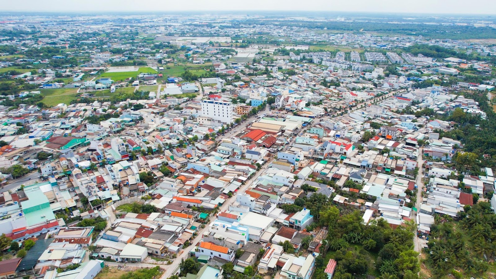 Huyện Đức Hoà - Khu vực đang có số khu công nghiệp và cụm công nghiệp lớn nhất Long An. Điểm đến hấp dẫn thu hút vốn đầu tư ngoại FDI. Nguồn ảnh: Thắng Lợi Group.
