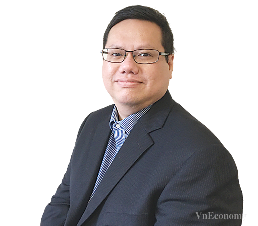 &Ocirc;ng Hồ Quốc Tuấn, Giảng vi&ecirc;n Cao cấp Đại học Bristol, Anh.