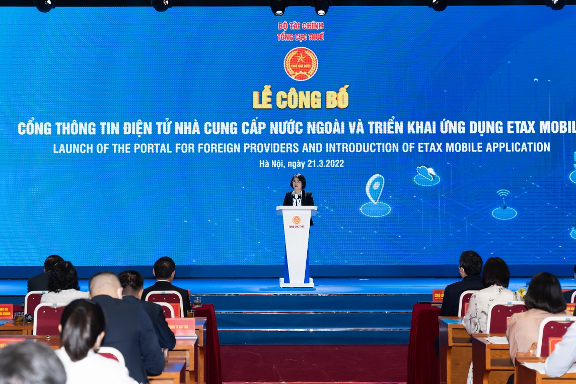 Phó Tổng Giám Đốc BIDV Nguyễn Thị Quỳnh Giao, đại diện cho các Ngân hàng thương mại phát biểu tại Hội nghị.