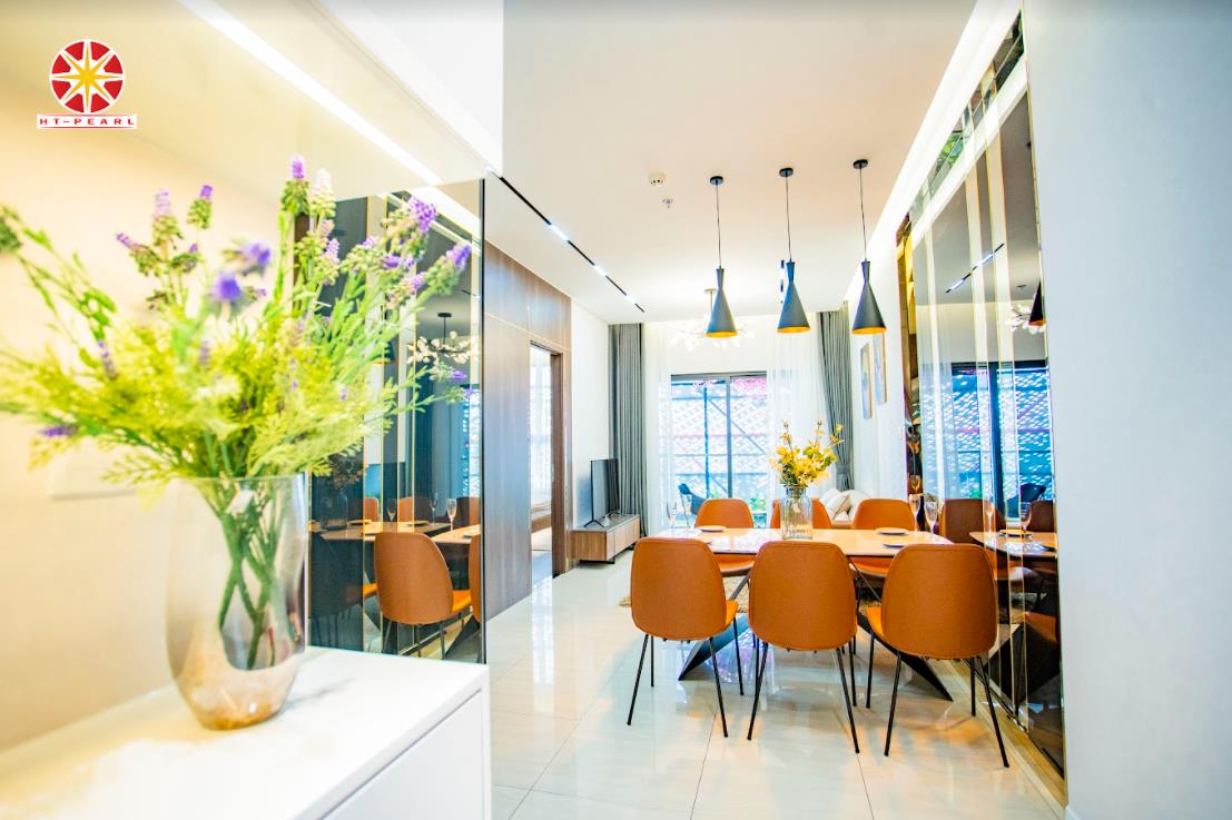 100% căn hộ HT Pearl đều được thiết kế đ&oacute;n gi&oacute; trời v&agrave; &aacute;nh s&aacute;ng tự nhi&ecirc;n c&ugrave;ng phong c&aacute;ch tối giản cho ph&eacute;p kh&ocirc;ng kh&iacute; lấp đầy tối đa.