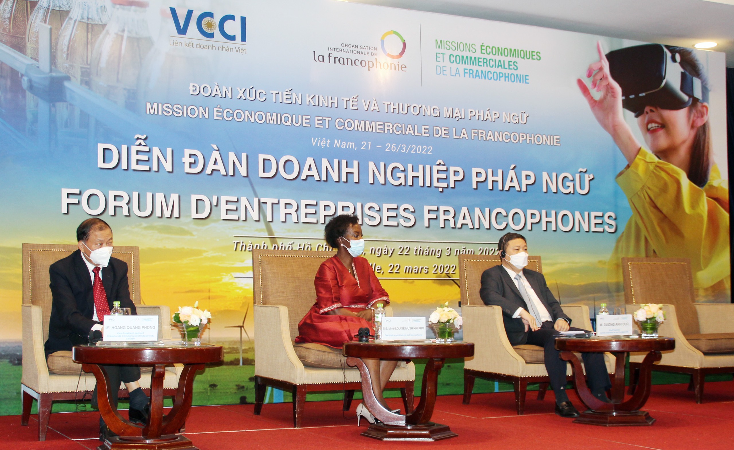 Các đại biểu chia sẻ tại Diễn đàn doanh nghiệp Pháp ngữ tại TP.HCM. 