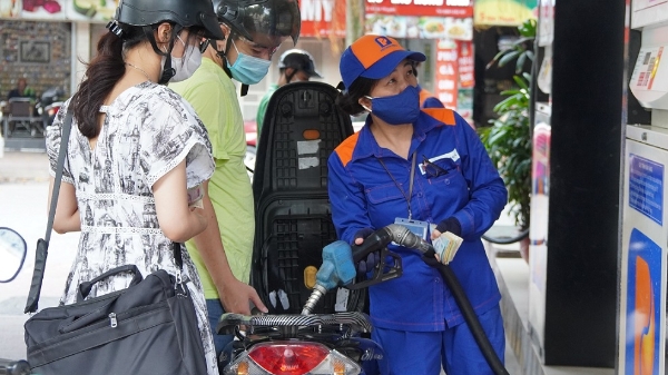 Đồng loạt giảm giá xăng dầu