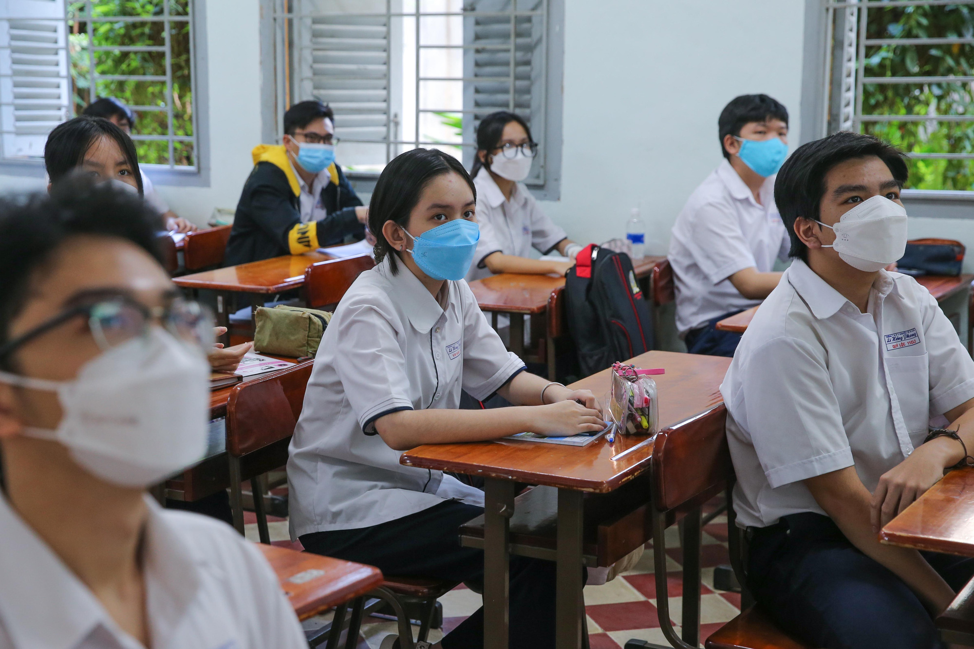 TP.HCM cho phếp các trường hợp F1 đã tiêm đủ vaccine hoặc từng mắc Covid-19 trong vòng ba tháng được đi học, đi làm.
