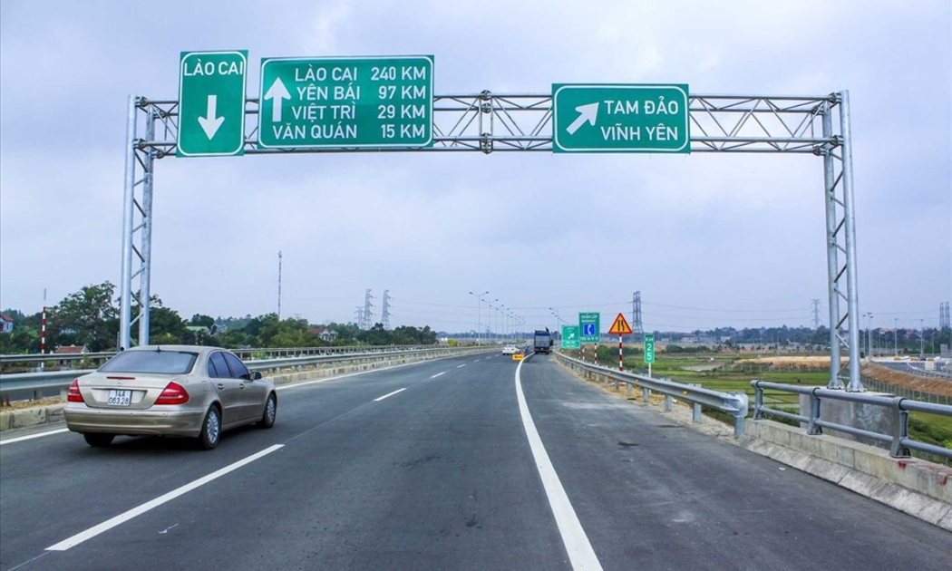 Cao tốc Hà Nội - Lào Cai kết nối giao thông các tỉnh miền núi phía Bắc.