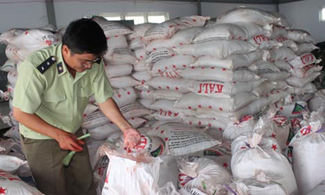 Phân bón giả, kém chất lượng gây thiệt hại cho nông dân.