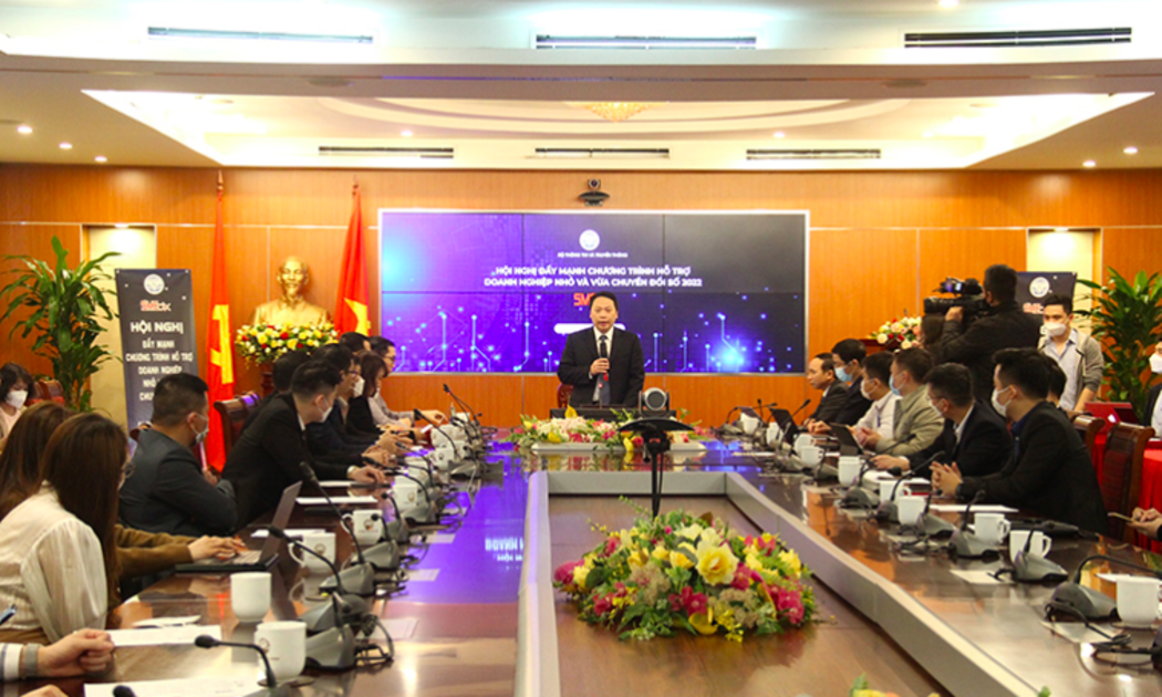 Hội nghị đẩy mạnh chương trình hỗ trợ doanh nghiệp nhỏ và vừa (SME) chuyển đổi số 2022, do Bộ Thông tin và Truyền thông tổ chức chiều 24/3.