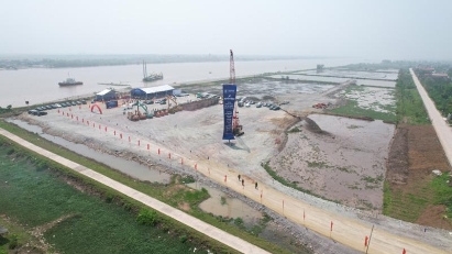 Construction of multi-purpose port in Ninh Binh gets underway
