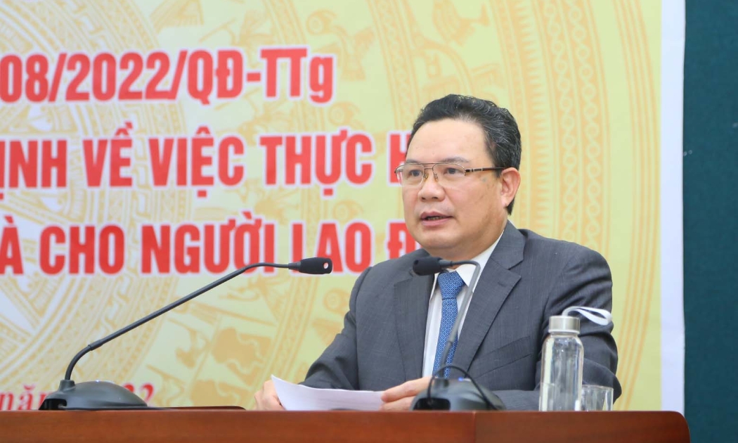 Thứ trưởng Bộ Lao động - Thương binh và Xã hội Lê Văn Thanh chủ trì họp báo. 