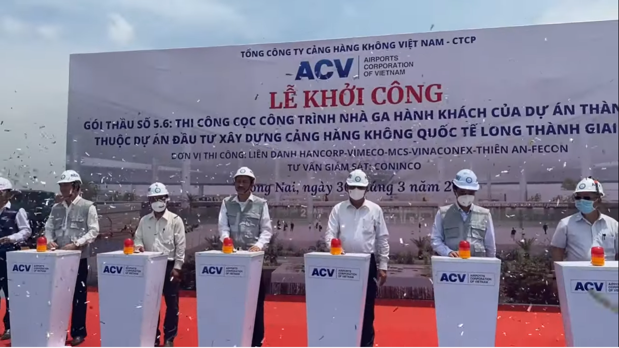 Lễ khởi công gói thầu số 5.6 "Thi công cọc công trình nhà ga hành khách của dự án thành phần 3" thuộc dự án đầu tư xây dựng Cảng hàng không quốc tế Long Thành giai đoạn 1.
