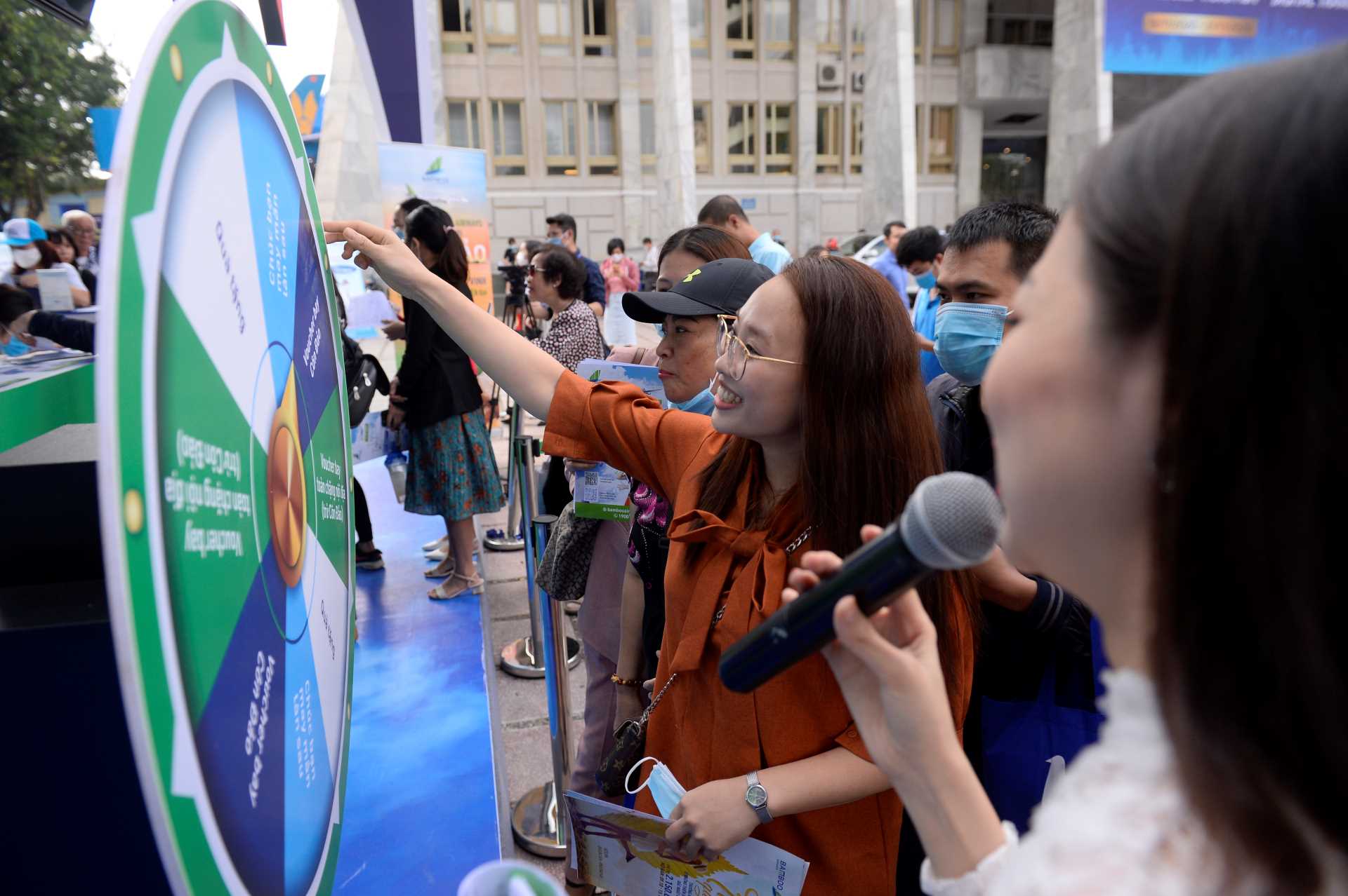 &ldquo;V&ograve;ng quay may mắn&rdquo; lu&ocirc;n l&agrave; hoạt động được kh&aacute;ch h&agrave;ng chờ đ&oacute;n ở gian h&agrave;ng của Bamboo Airways trong c&aacute;c đợt VITM trước đ&oacute;.