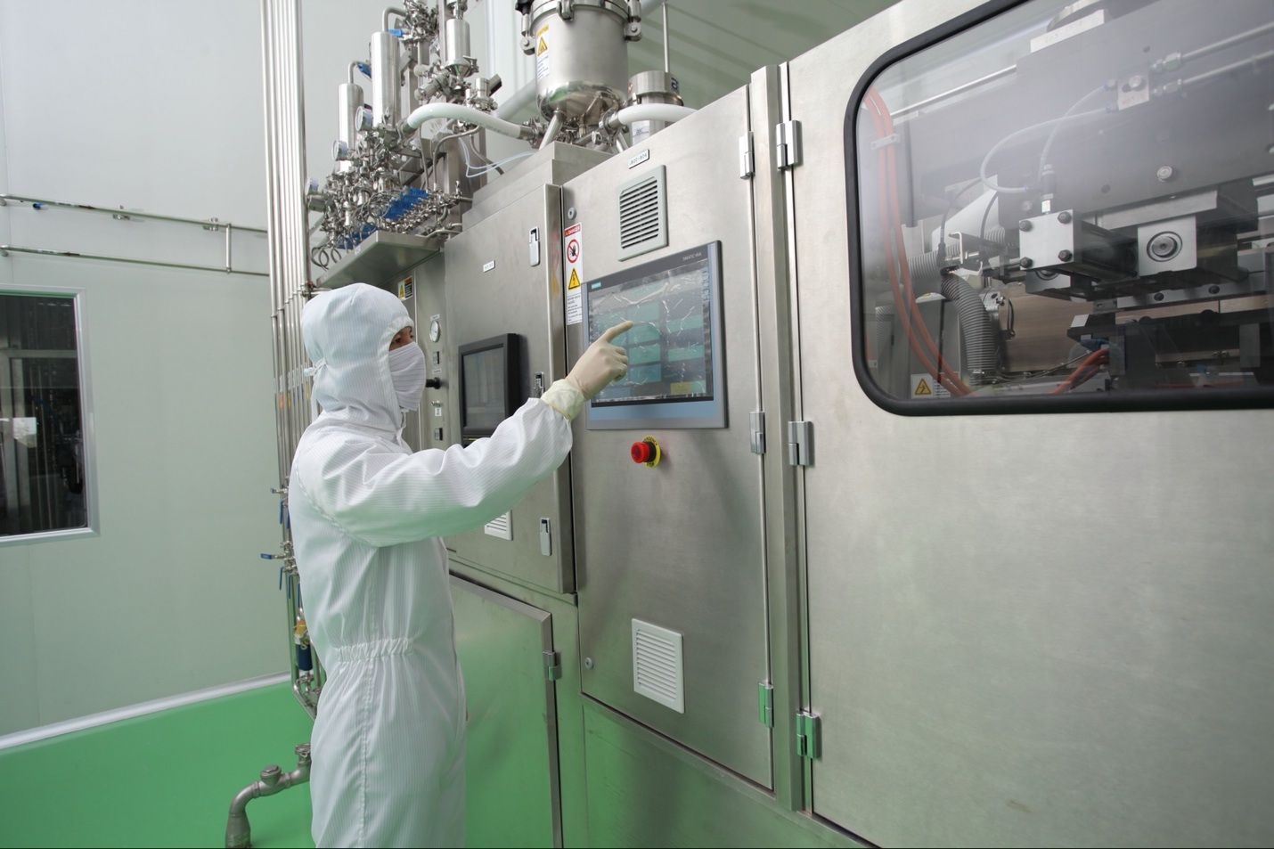 D&acirc;y chuyền sản xuất thuốc nhỏ mắt, nhỏ mũi c&ocirc;ng nghệ k&iacute;n ho&agrave;n to&agrave;n.