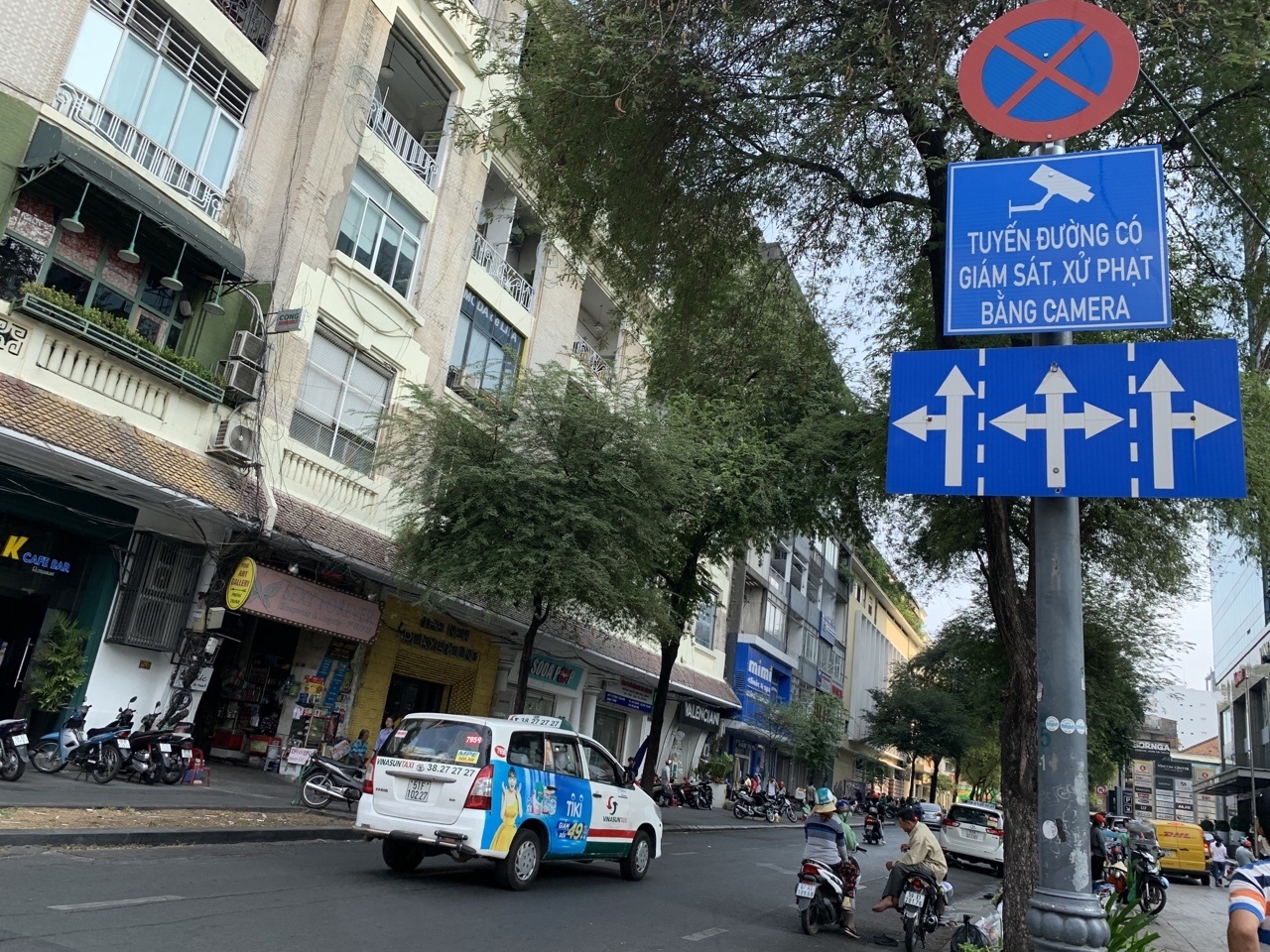 Tổng cục Đường bộ Việt Nam vừa yêu cầu sở giao thông vận tải các tỉnh, thành, các cục quản lý đường bộ sử dụng thiết bị ghi hình để phát hiện phương tiện cơi nới trái quy định làm căn cứ xác định vi phạm hành chính.