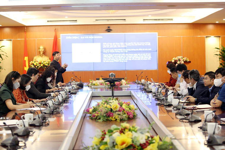 Nhận diện “báo hóa” tạp chí, “báo hóa” trang tin điện tử tổng hợp, mạng xã hội và “tư nhân hóa” báo chí