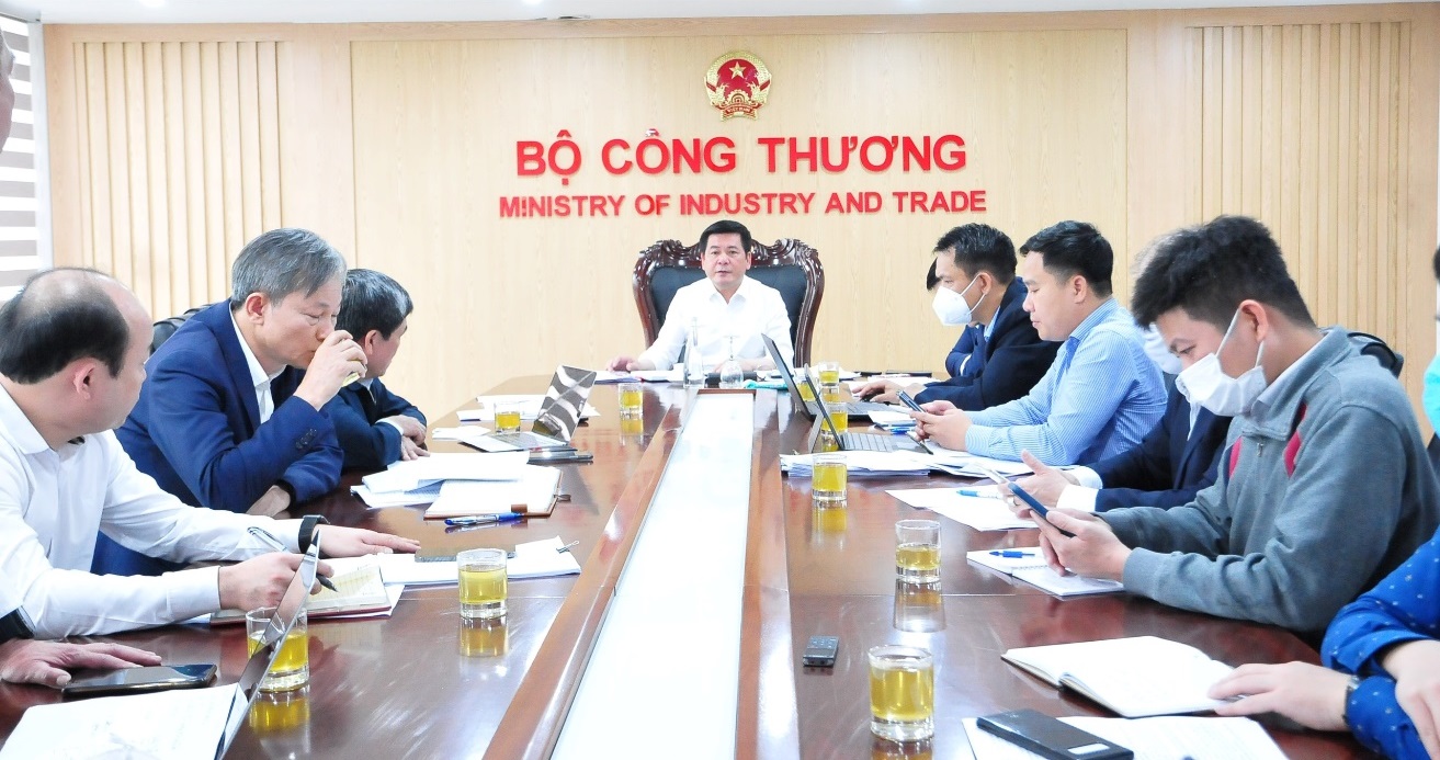 Bộ trưởng Nguyễn Hồng Diên họp khẩn về các vấn đề “nóng” của ngành năng lượng ngày 1/4/2022. 