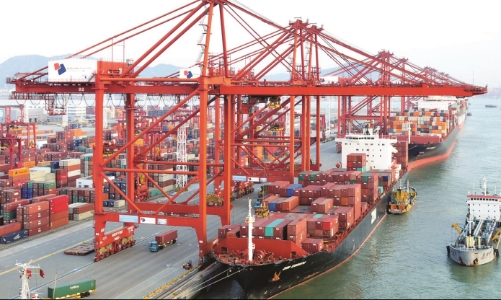 HSBC hạ dự báo tăng trưởng của Việt Nam xuống 6,2%, nâng mức lạm phát lên 3,7%