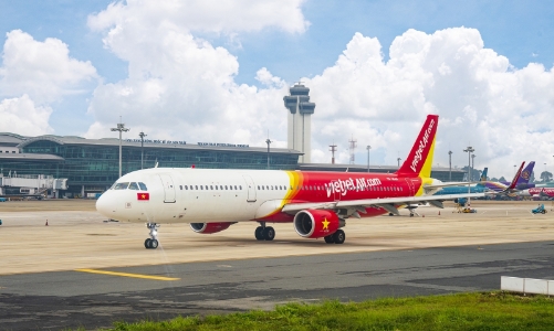 Vietjet Air báo lỗ hơn 100 tỷ quý 4/2021, cổ phiếu vẫn tăng giá nhờ kỳ vọng mở cửa bầu trời?