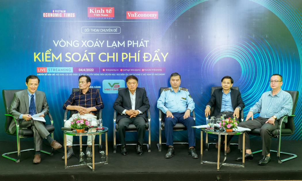 Toàn cảnh Đối thoại: “Vòng xoáy lạm phát – Kiểm soát chi phí đẩy”. Ảnh: Chu Xuân Khoa.