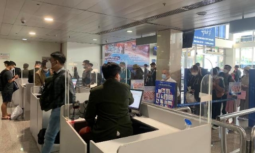 Hàng không siết chặt kiểm tra, đẩy lùi tội phạm mua bán người 