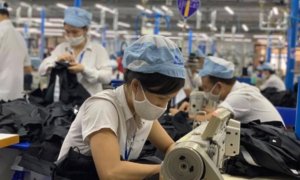 Bộ Tài chính cho rằng, cá nhân có thu nhập trên 17 triệu đồng/tháng (nếu có 1 người phụ thuộc) hay 22 triệu đồng/tháng (nếu có 2 người phụ thuộc) thì số thuế phải nộp rất nhỏ so với thu nhập của cá nhân.