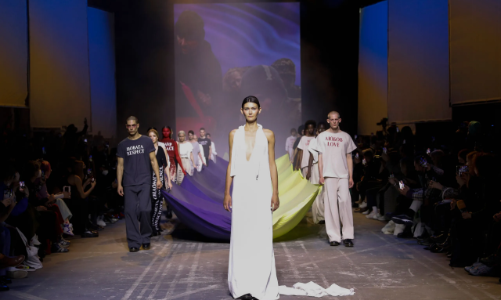 Nhà thiết kế người Ukraine Jean Gritsfeldt và BST mang thông điệp hòa bình