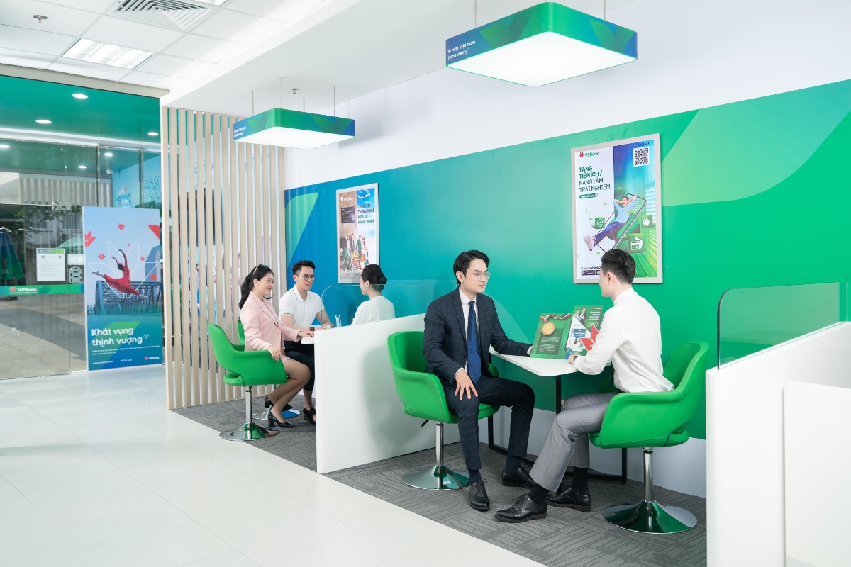 VPBank n&acirc;ng cao chất lượng dịch vụ.