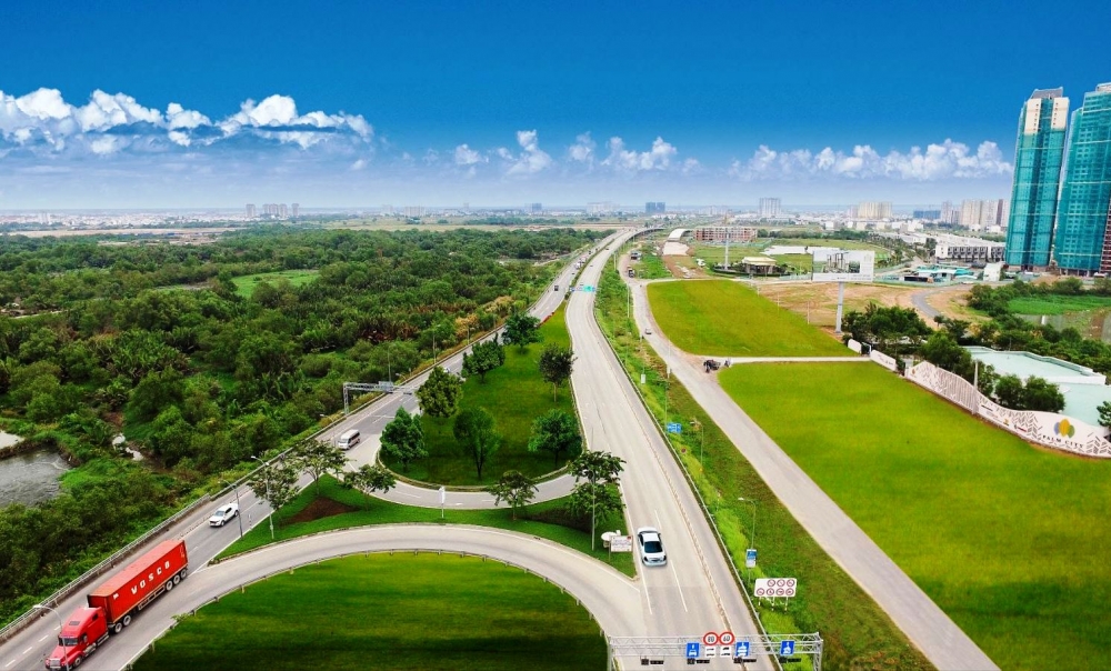 Đồng Nai đang ph&acirc;n bố lại c&aacute;c dự &aacute;n thi&ecirc;n về dịch vụ, c&oacute; h&agrave;m lượng c&ocirc;ng nghệ cao, k&ecirc;u gọi doanh nghiệp đổi mới c&ocirc;ng nghệ, sử dụng c&ocirc;ng nghệ xanh