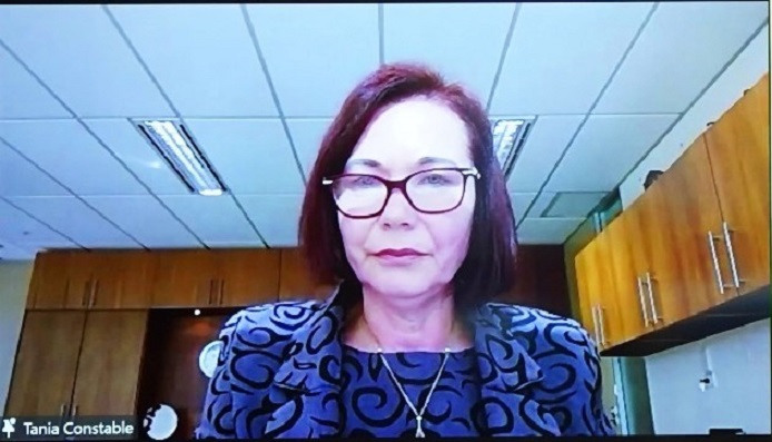 Bà Tania Constable: 