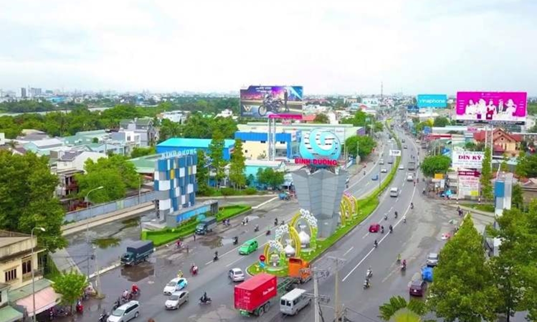 Quốc lộ 13 đoạn qua Bình Dương sẽ được mở rộng từ sáu lên tám làn xe. Dự án dự kiến khởi công trước cuối tháng 4/2022.