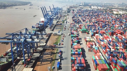 Petition sent to PM to end seaport infrastructure fees in HCMC