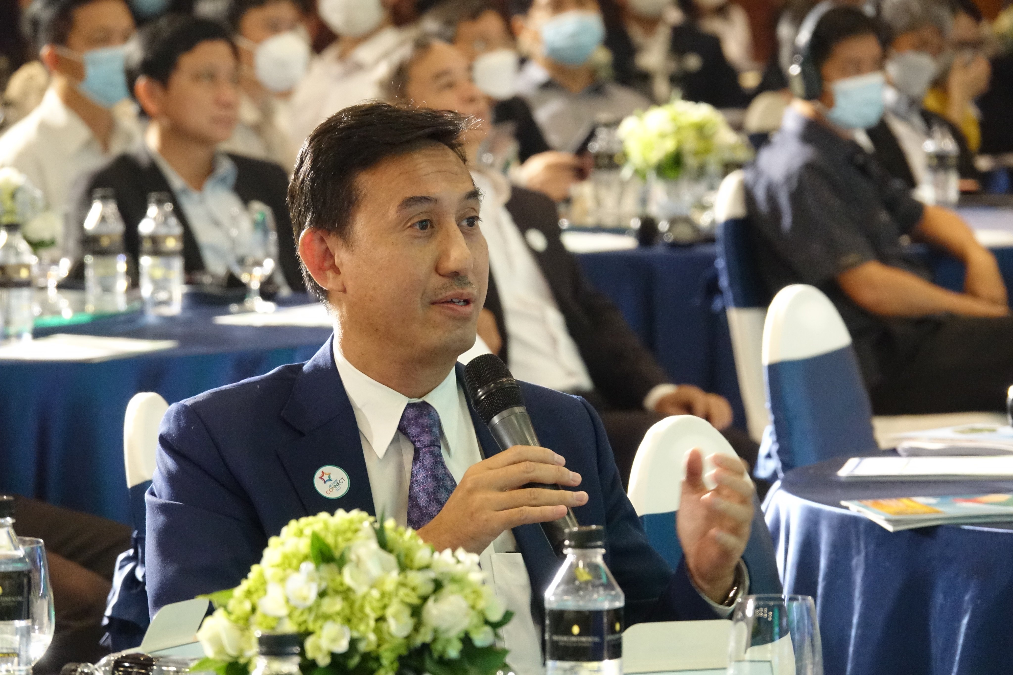 &Ocirc;ng Agustaviano Sofjan, Tổng L&atilde;nh sự Indonesia tại th&agrave;nh phố Hồ Ch&iacute; Minh tham gia ph&aacute;t biểu tại Diễn đ&agrave;n.