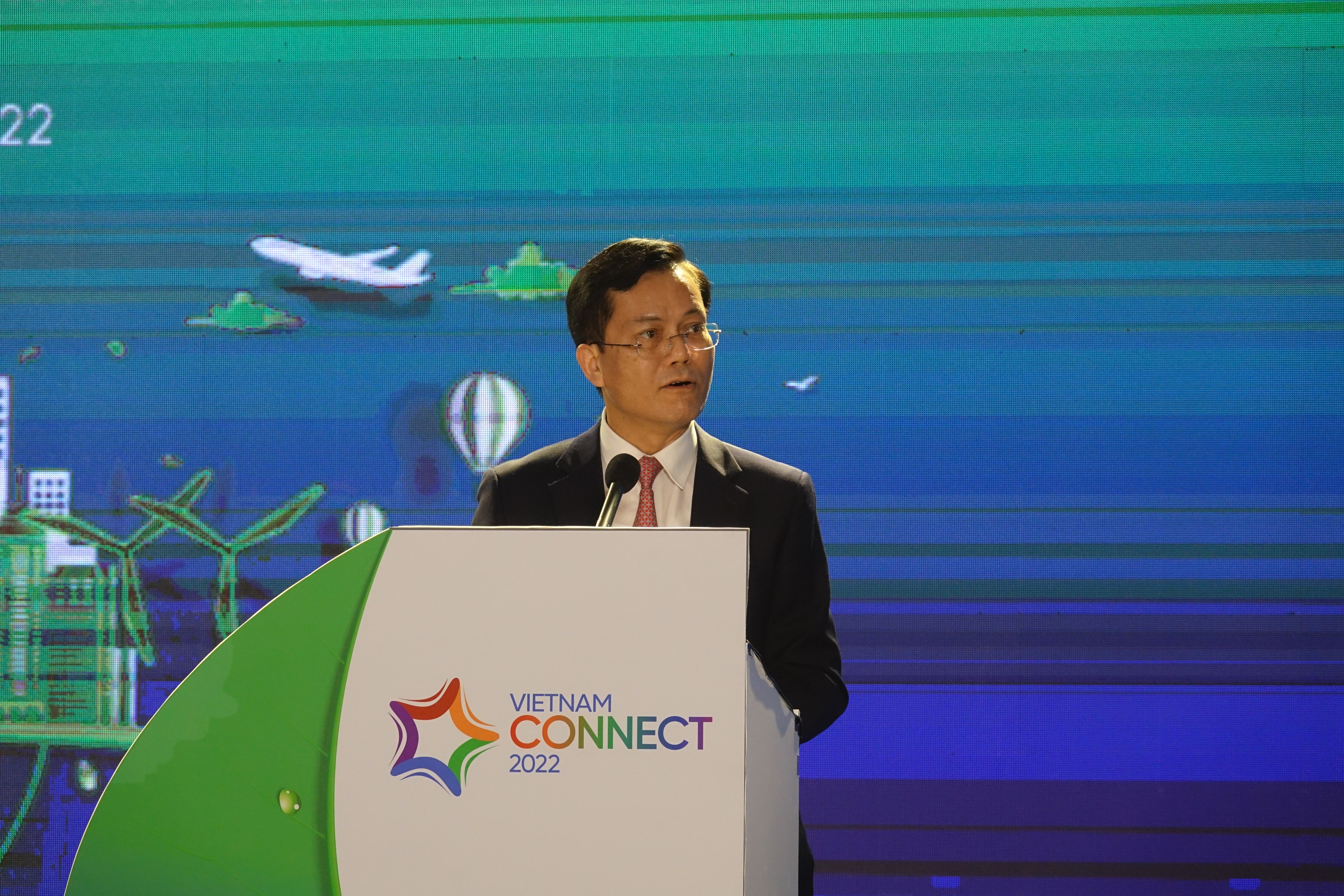 &Ocirc;ng Hà Kim Ngọc, Thứ trưởng Bộ Ngoại giao ph&aacute;t biểu tại&nbsp;Diễn đ&agrave;n Nhịp cầu Ph&aacute;t triển Việt Nam - Vietnam Connect Forum 2022. Ảnh: Việt Tuấn.