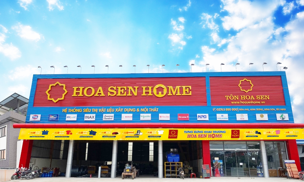 Tập đoàn Hoa Sen đã đưa vào hoạt động gần 100 cửa hàng Hoa Sen Home trên toàn quốc.