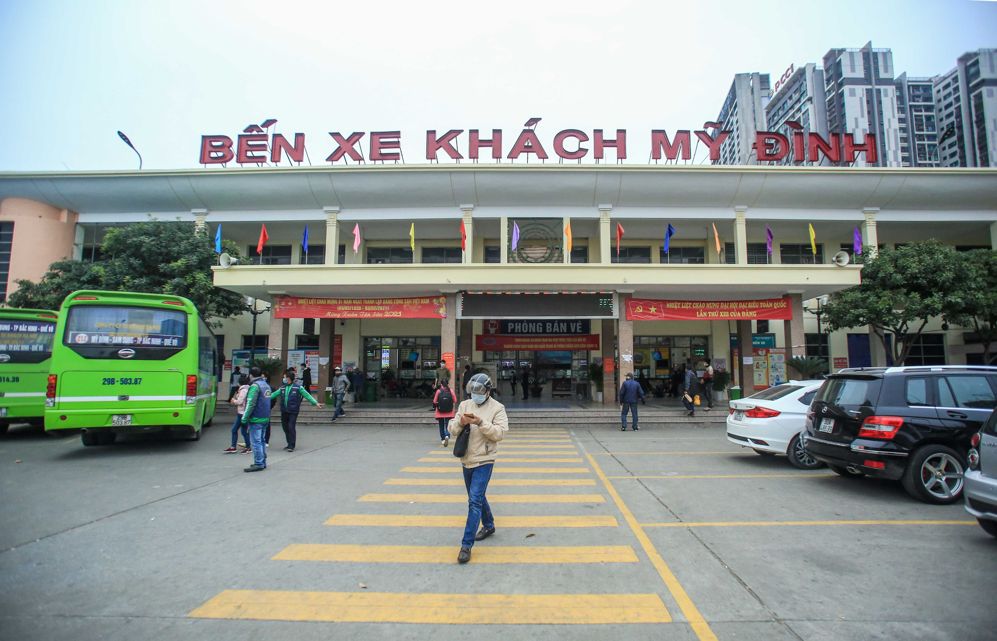 4 bến xe khách liên tỉnh gồm Gia Lâm, Mỹ Đình, Giáp Bát, Nước Ngầm được tạm thời giữ lại tiếp tục khai thác trong giai đoạn quá độ.