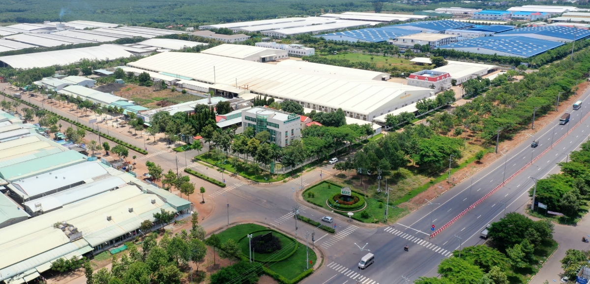 C&aacute;c khu c&ocirc;ng nghiệp đang ph&aacute;t triển mạnh tại Ph&uacute; Gi&aacute;o mang lại lợi thế cho c&aacute;c dự &aacute;n đất nền ở khu vực trung t&acirc;m.