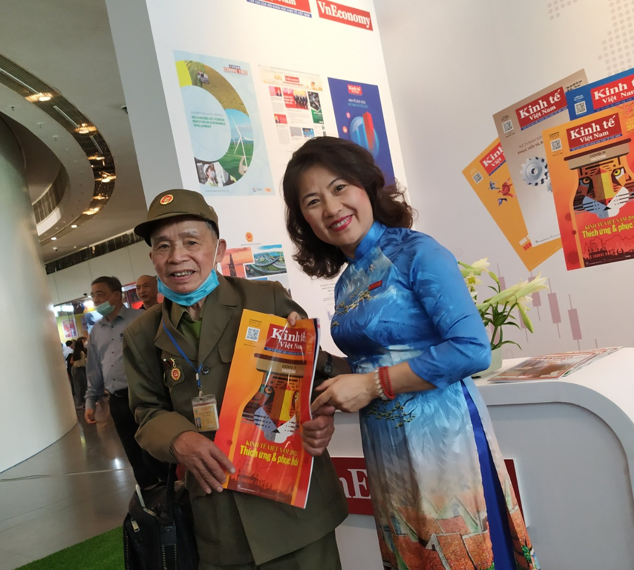 Hội b&aacute;o to&agrave;n quốc c&ograve;n thu h&uacute;t sự quan t&acirc;m, y&ecirc;u mến của đ&ocirc;ng đảo c&ocirc;ng ch&uacute;ng, người d&acirc;n.