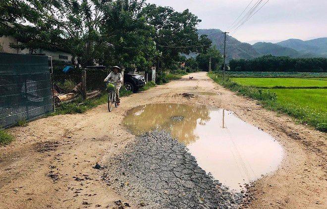 Những tồn tại của dự án cao tốc Đà Nẵng - Quảng Ngãi khiến người dân bức xúc suốt gần 3 năm trời.