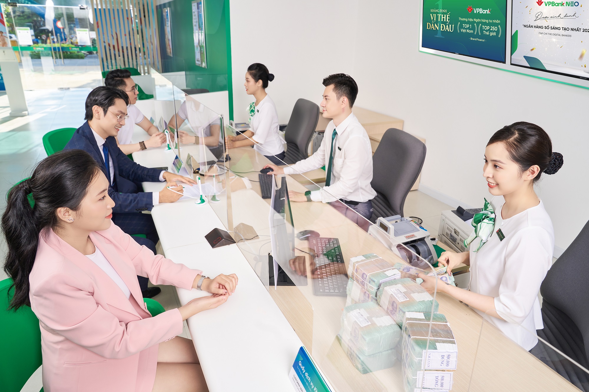 OFSAA giúp giảm thời gian giao dịch cho khách hàng.