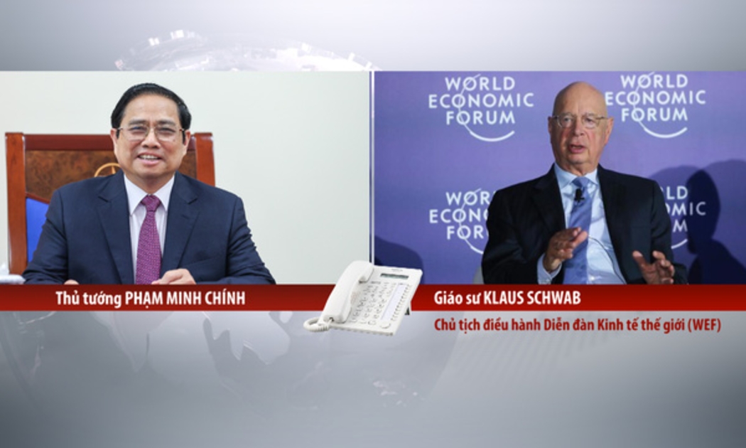 Thủ tướng Phạm Minh Chính điện đàm với Chủ tịch sáng lập kiêm Giám đốc điều hành Diễn đàn Kinh tế thế giới (WEF) - Ảnh: VGP/Nhật Bắc