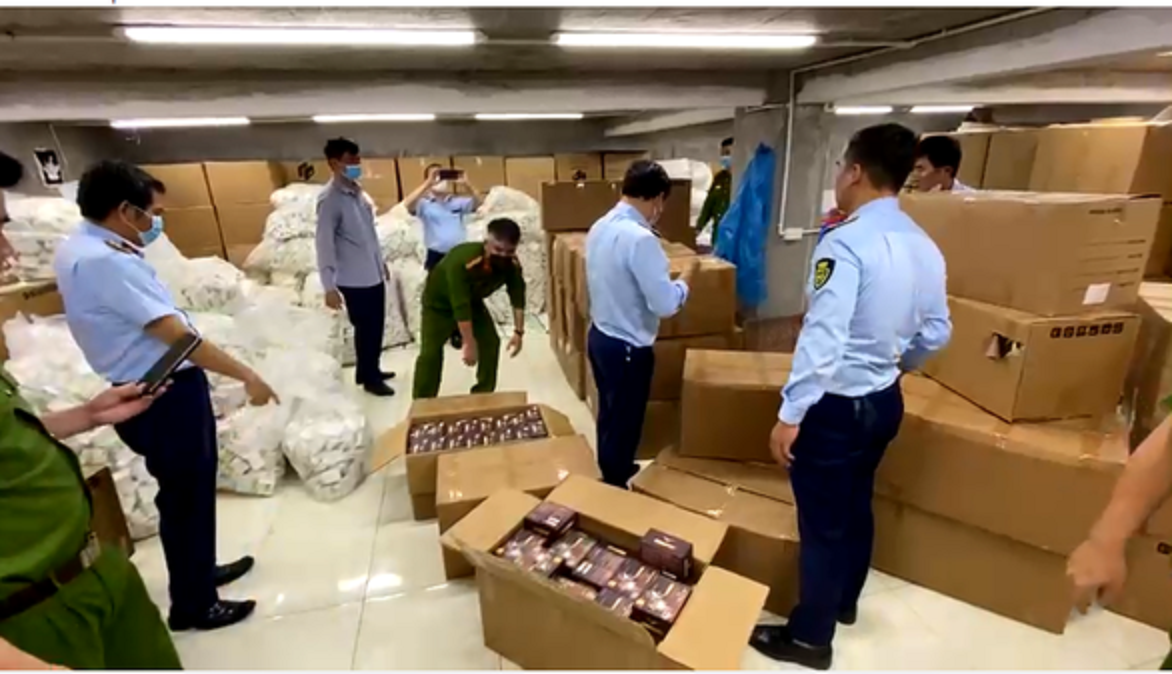 Kiểm tra tại Công ty TNHH dược mỹ phẩm Lasva (phường Kim Sơn, thị xã Sơn Tây, Hà Nội).