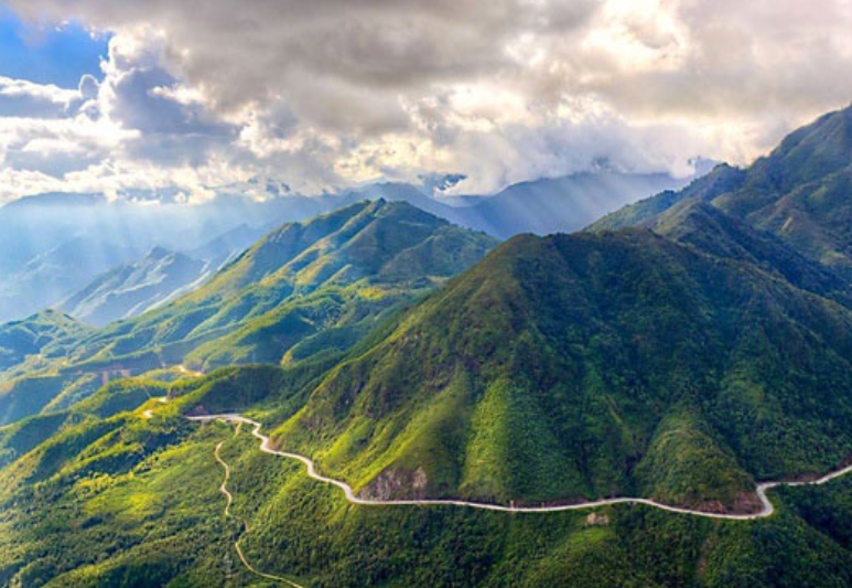 Sau khi xây hầm qua đèo Hoàng Liên, việc di chuyển từ Sa Pa sang Lai Châu nhanh chóng, an toàn hơn.