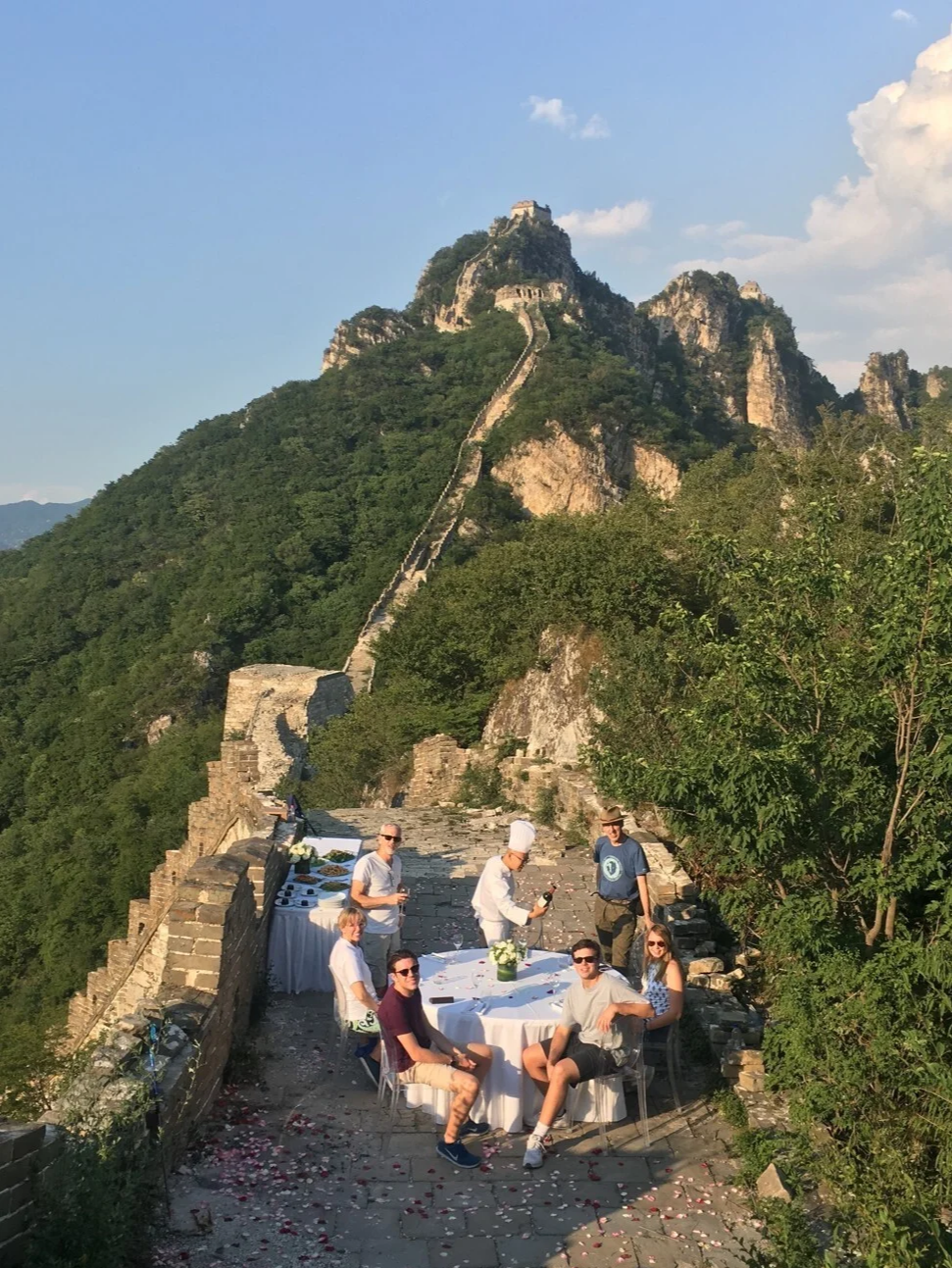 Dường như kh&aacute;ch h&agrave;ng thượng lưu sẵn s&agrave;ng chi ti&ecirc;u bao nhi&ecirc;u cũng được để chuyến đi đặc biệt v&agrave; đ&aacute;ng nhớ.