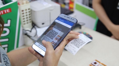 Non-cash payments taking hold