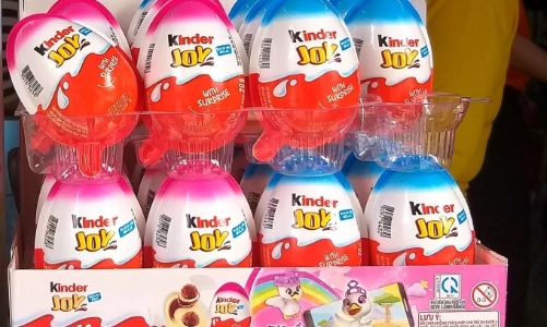 Nguy cơ ngộ độc, nhiễm khuẩn vì kẹo trứng Kinder Joy bán tại Việt Nam